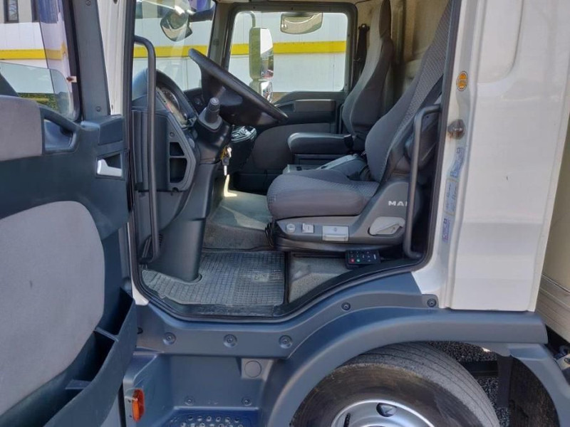 MAN TGL 12.210 Automaat euro4 - Truk box: gambar 5 MAN TGL 12.210 Automaat euro4 - Truk box: gambar 5