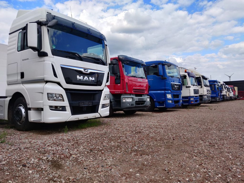 MAN Wij zoeken vrachtwagens / kranen / containersystemen - Truk box: gambar 4 MAN Wij zoeken vrachtwagens / kranen / containersystemen - Truk box: gambar 4
