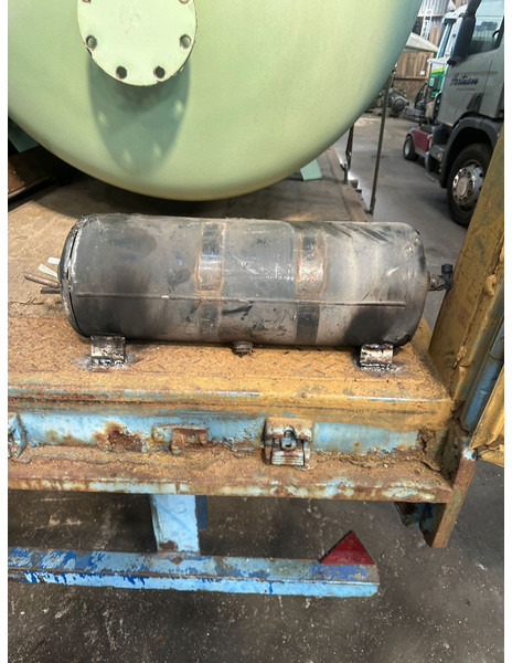 FULL TRAILER LOADED WITH LPG TANKS - Semi-trailer dengan terpal samping: gambar 2 FULL TRAILER LOADED WITH LPG TANKS - Semi-trailer dengan terpal samping: gambar 2