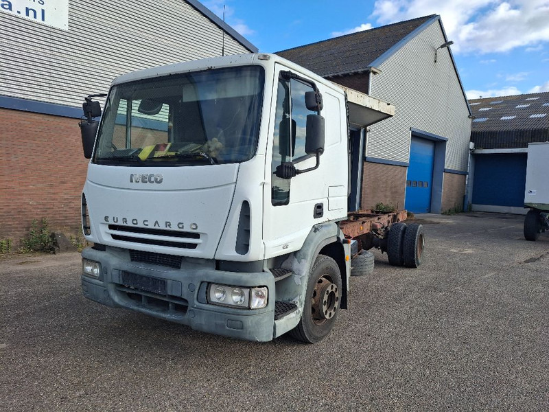 Iveco ML150E21 EUROCARGO - Truk sasis: gambar 1 Iveco ML150E21 EUROCARGO - Truk sasis: gambar 1