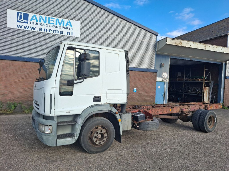 Iveco ML150E21 EUROCARGO - Truk sasis: gambar 2 Iveco ML150E21 EUROCARGO - Truk sasis: gambar 2