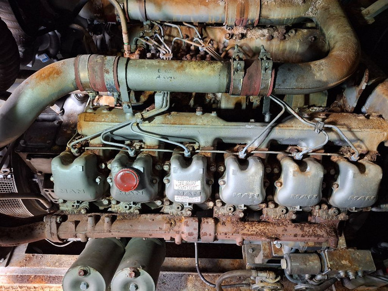 MAN D2842 LE21 - Genset: gambar 5 MAN D2842 LE21 - Genset: gambar 5