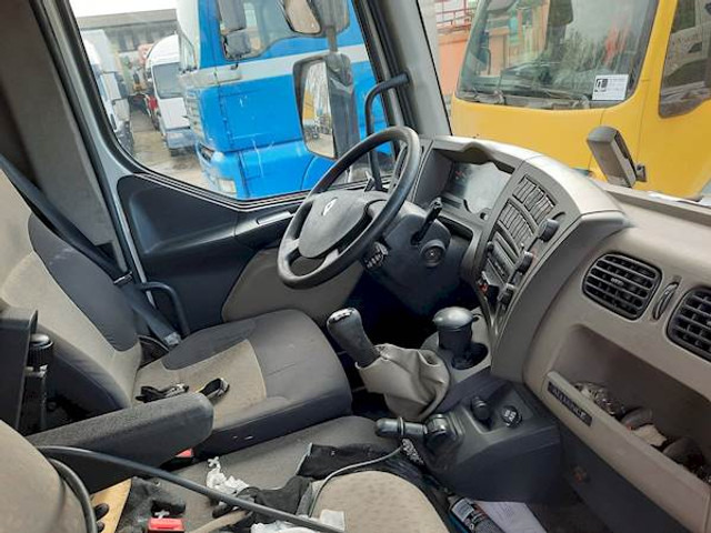 Renault MIDLUM 220 - Truk sasis: gambar 4 Renault MIDLUM 220 - Truk sasis: gambar 4