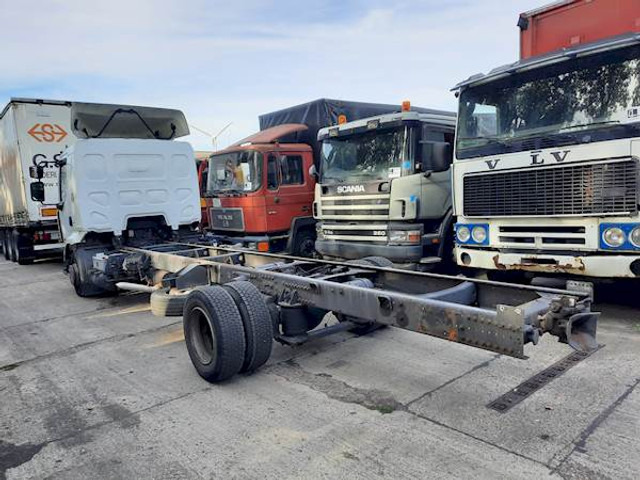 Renault MIDLUM 220 - Truk sasis: gambar 2 Renault MIDLUM 220 - Truk sasis: gambar 2