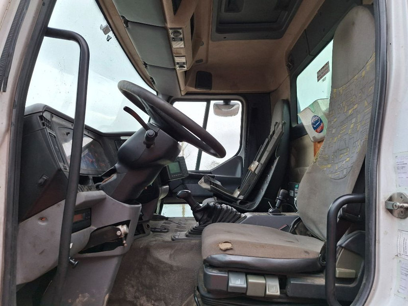 Renault PREMIUM 270 GAS / LPG - Truk tangki: gambar 5 Renault PREMIUM 270 GAS / LPG - Truk tangki: gambar 5