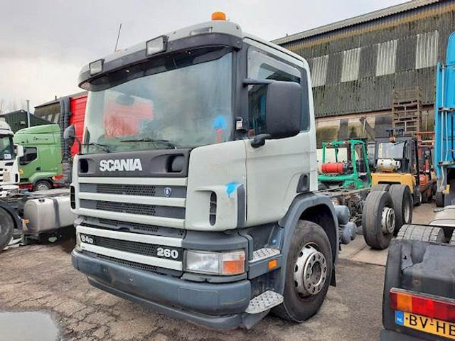 Scania P 94 DB 260 - Truk sasis: gambar 1 Scania P 94 DB 260 - Truk sasis: gambar 1