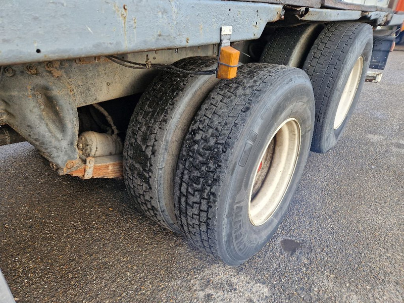 Scania R 142 H 6X2 V8 - Truk flatbed: gambar 4 Scania R 142 H 6X2 V8 - Truk flatbed: gambar 4