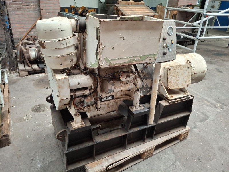 Deutz F3L912 - Suku cadang: gambar 2 Deutz F3L912 - Suku cadang: gambar 2