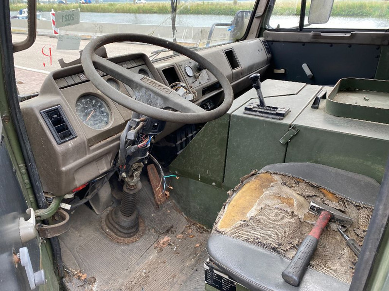 Truk box Terberg F750 4x4: gambar 16