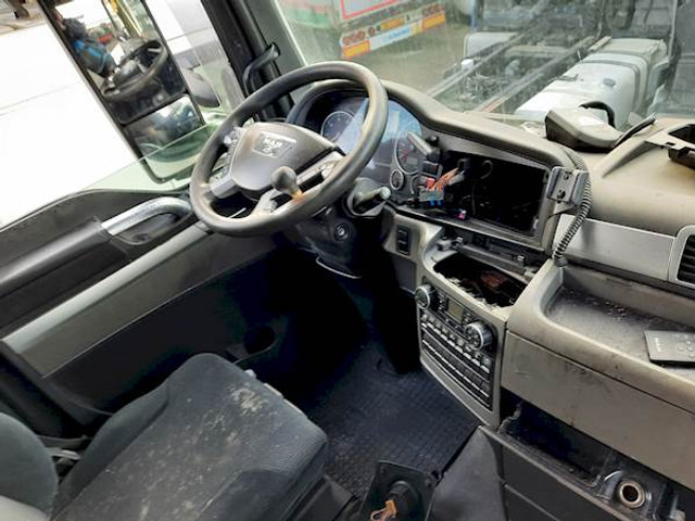 MAN TGX 18.400 - Tractor head: gambar 5 MAN TGX 18.400 - Tractor head: gambar 5