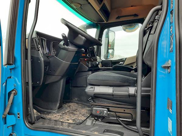 Interior photo 1: Tractor head Mercedes-Benz ACTROS 1843