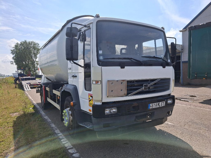 Volvo FL 250 GAS / LPG - Truk tangki: gambar 2 Volvo FL 250 GAS / LPG - Truk tangki: gambar 2