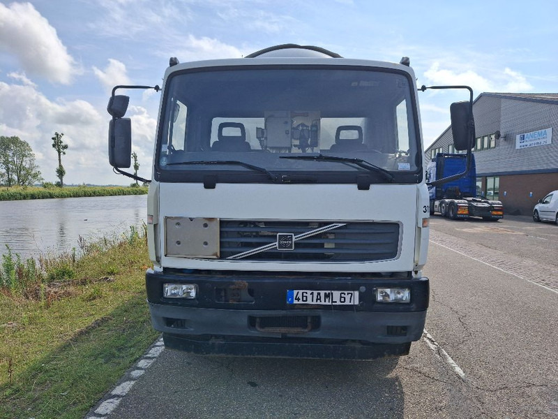 Volvo FL 250 GAS / LPG - Truk tangki: gambar 3 Volvo FL 250 GAS / LPG - Truk tangki: gambar 3