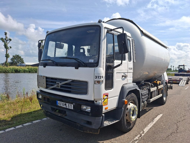 Volvo FL 250 GAS / LPG - Truk tangki: gambar 1 Volvo FL 250 GAS / LPG - Truk tangki: gambar 1