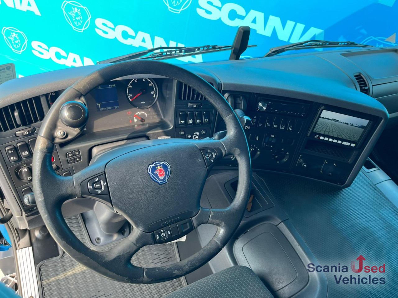 SCANIA P 250 DB4x2MNA AIRCO TAILLIFT 1.5T BOX 675X250X235 - Truk box: gambar 2 SCANIA P 250 DB4x2MNA AIRCO TAILLIFT 1.5T BOX 675X250X235 - Truk box: gambar 2