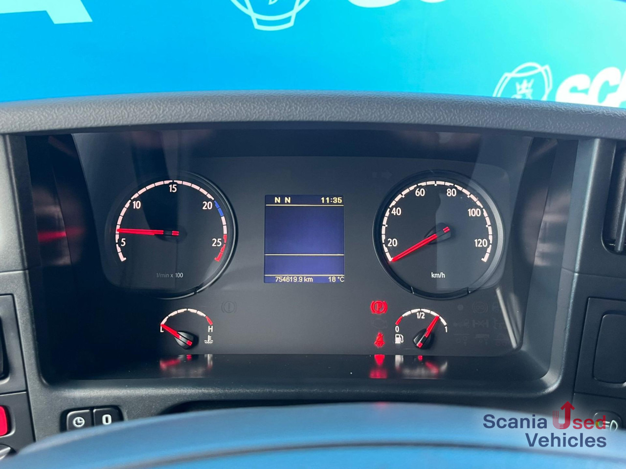 SCANIA P 280 DB4x2MNA TAILLIFT 2T BOX 750x249x230cm - Truk box: gambar 3 SCANIA P 280 DB4x2MNA TAILLIFT 2T BOX 750x249x230cm - Truk box: gambar 3