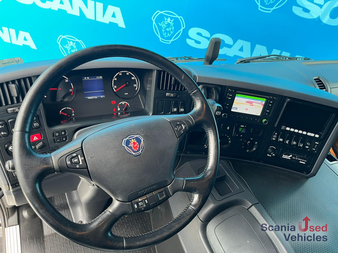 SCANIA P 280 DB4x2MNA TAILLIFT 2T BOX 750x249x230cm - Truk box: gambar 2 SCANIA P 280 DB4x2MNA TAILLIFT 2T BOX 750x249x230cm - Truk box: gambar 2