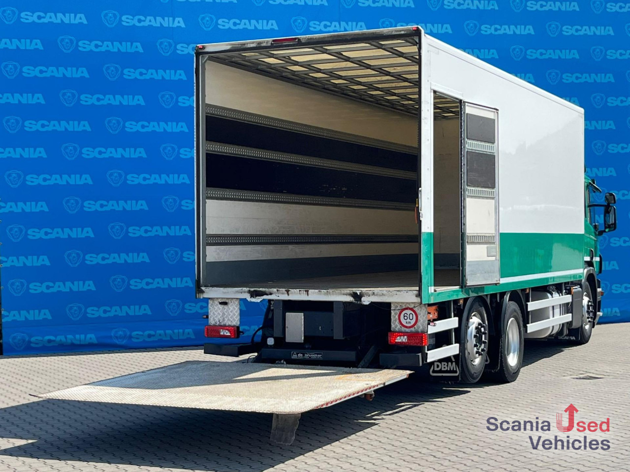 SCANIA P 320 DB6x2*4MNB RETARDER FULL AIR 8T TAIL LIFT 2T - Truk box: gambar 2 SCANIA P 320 DB6x2*4MNB RETARDER FULL AIR 8T TAIL LIFT 2T - Truk box: gambar 2