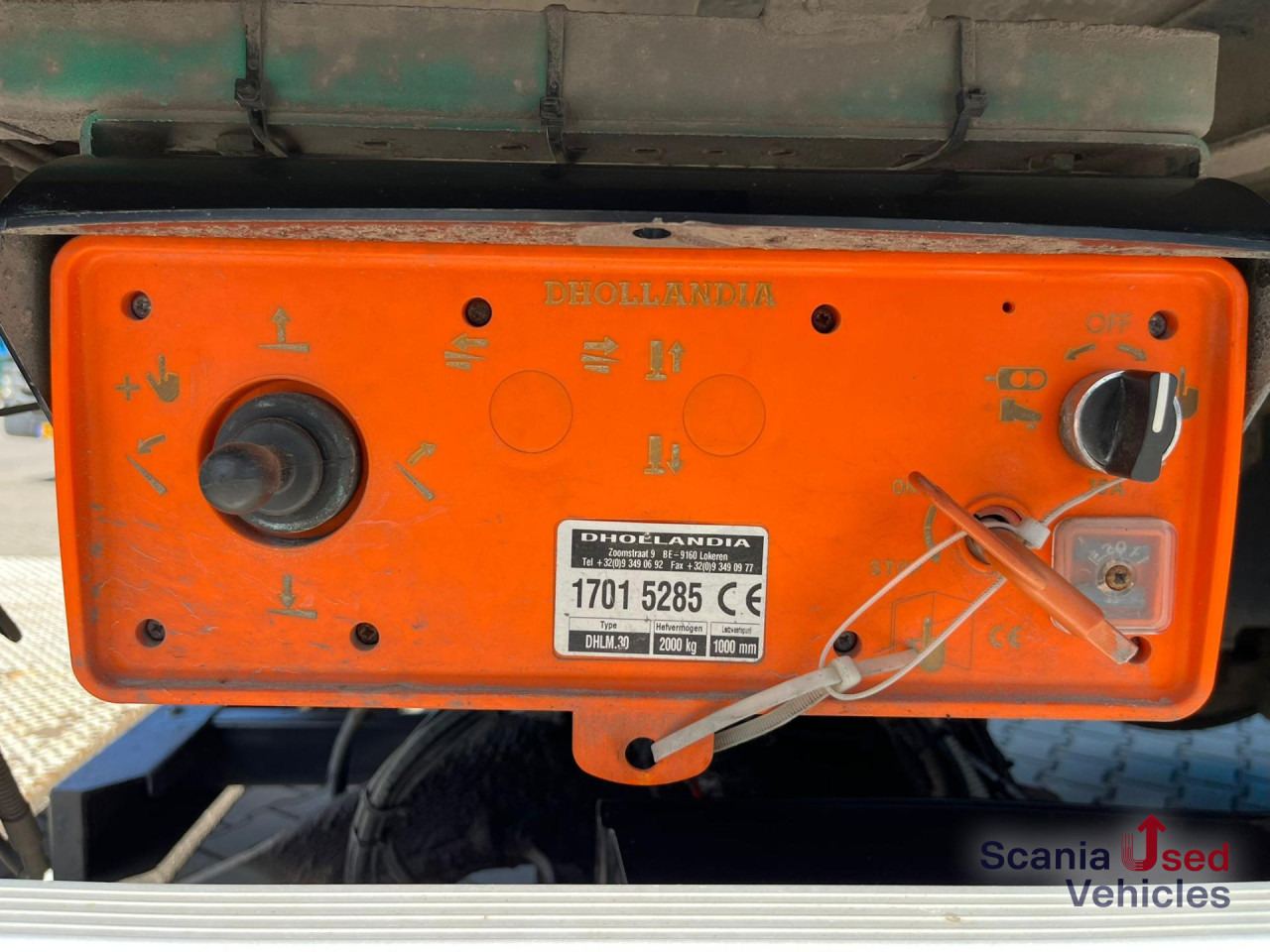 SCANIA P 320 DB6x2*4MNB RETARDER FULL AIR 8T TAIL LIFT 2T - Truk box: gambar 3 SCANIA P 320 DB6x2*4MNB RETARDER FULL AIR 8T TAIL LIFT 2T - Truk box: gambar 3