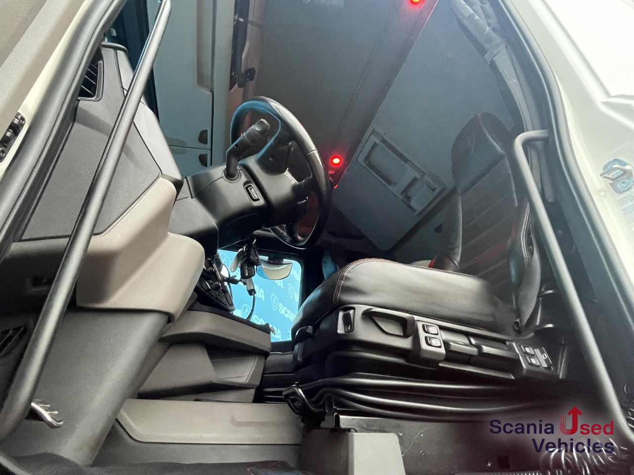 SCANIA R 650 B6x4NB RETARDER V8 WOOD KESLA 2112T CRANE - Truk logging, Truk derek: gambar 5 SCANIA R 650 B6x4NB RETARDER V8 WOOD KESLA 2112T CRANE - Truk logging, Truk derek: gambar 5