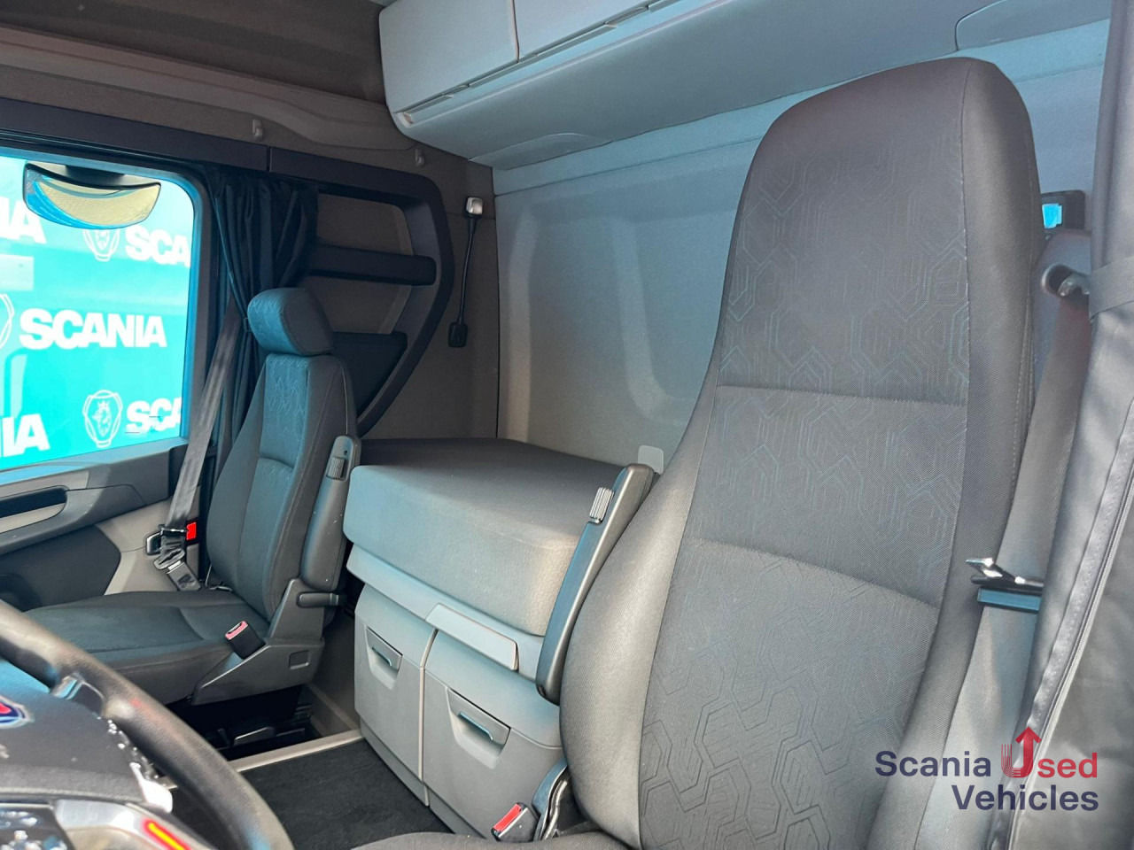 SCANIA R 410 A4x2NA RETARDER ADR FL LED ACC - Tractor head: gambar 3 SCANIA R 410 A4x2NA RETARDER ADR FL LED ACC - Tractor head: gambar 3