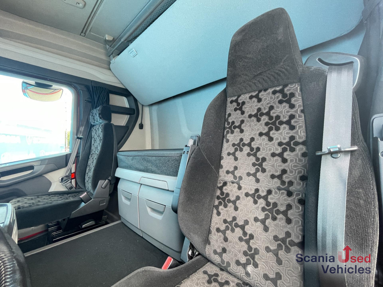 SCANIA R 410 A4x2NA RETARDER LED NAVI - Tractor head: gambar 5 SCANIA R 410 A4x2NA RETARDER LED NAVI - Tractor head: gambar 5