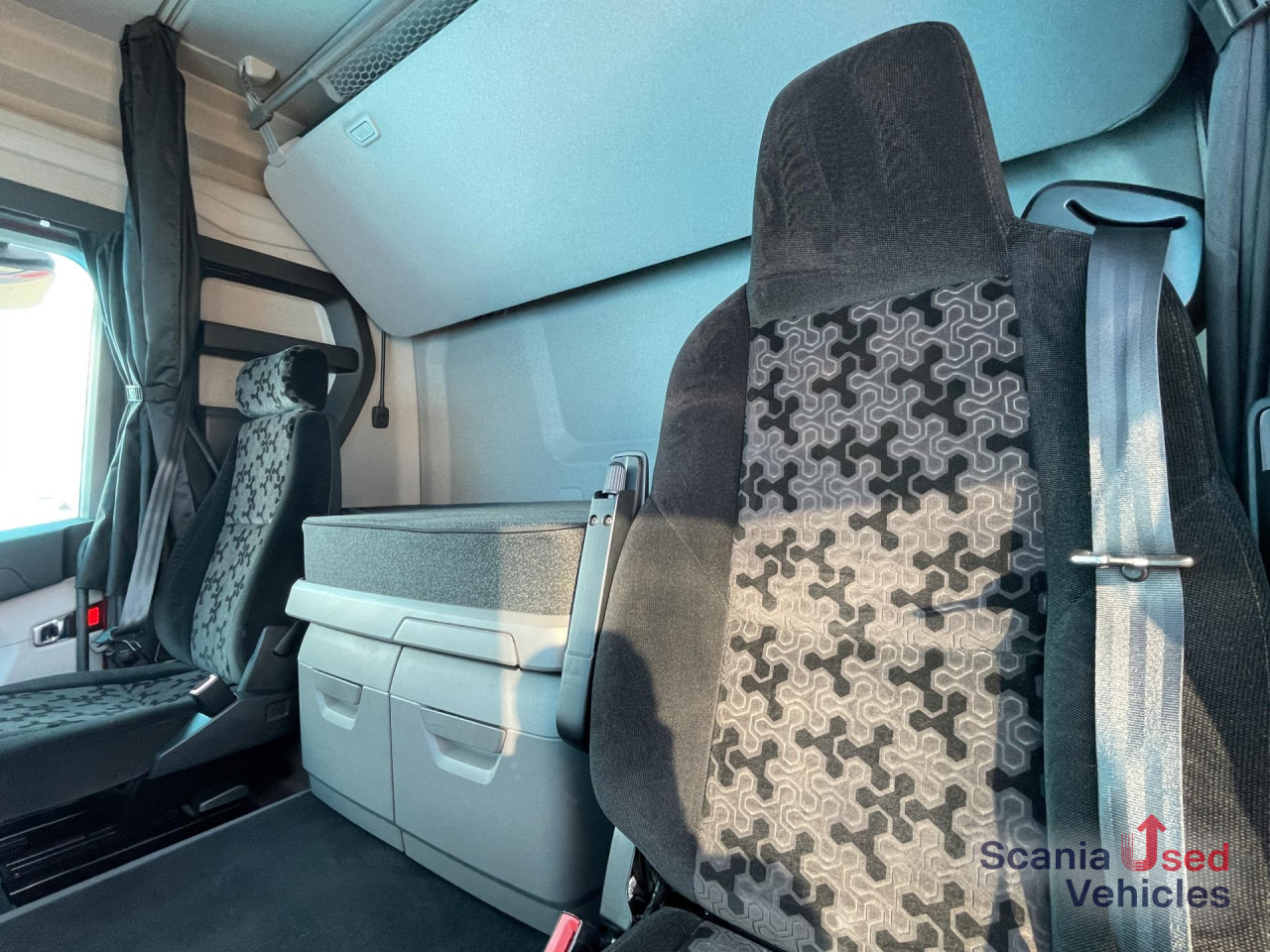 SCANIA R 410 A4x2NA RETARDER LED NAVI - Tractor head: gambar 5 SCANIA R 410 A4x2NA RETARDER LED NAVI - Tractor head: gambar 5