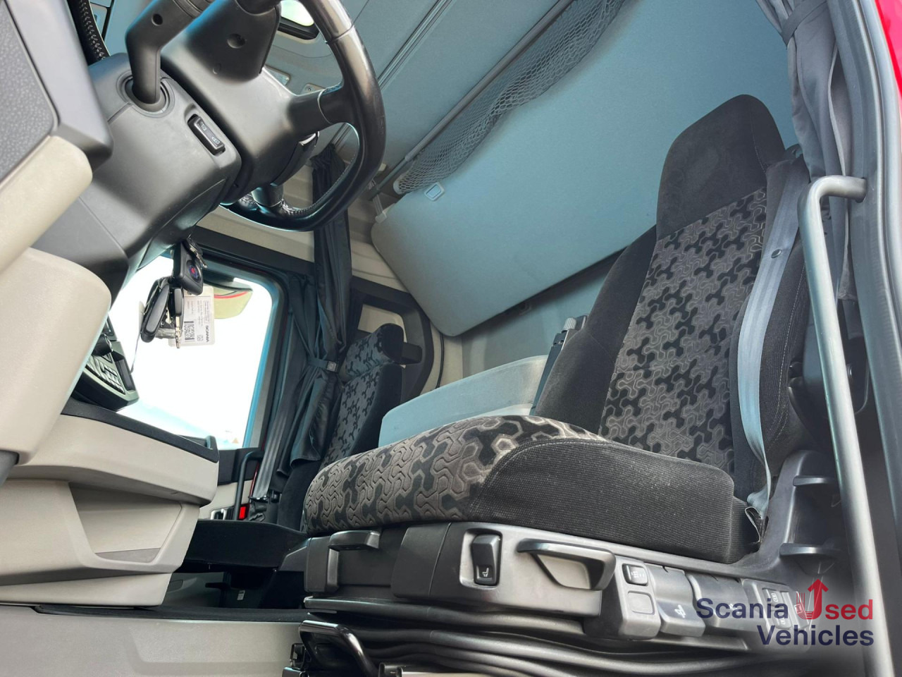 SCANIA R 410 A4x2NA RETARDER NAVI - Tractor head: gambar 2 SCANIA R 410 A4x2NA RETARDER NAVI - Tractor head: gambar 2