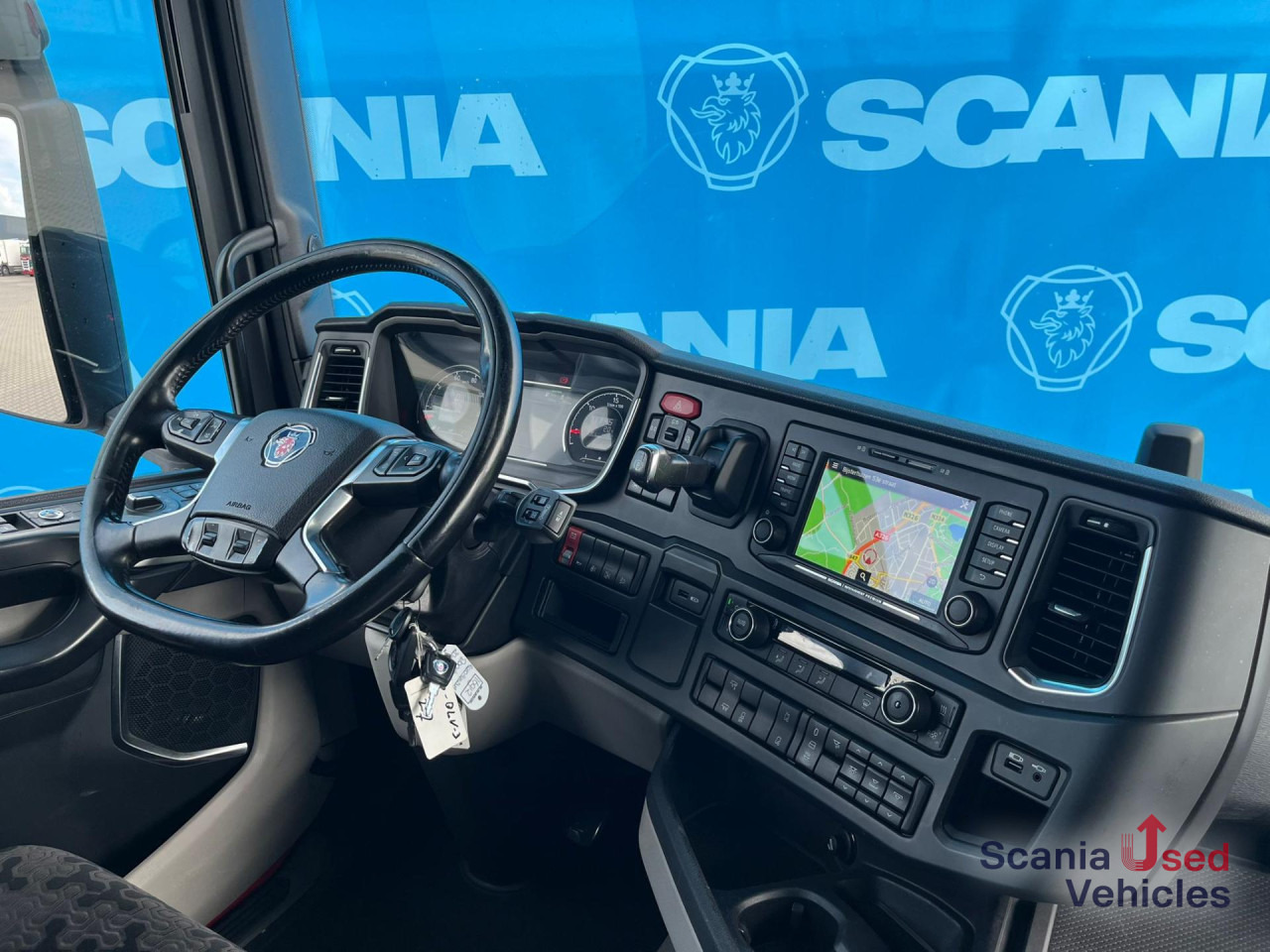 SCANIA R 410 A4x2NA RETARDER NAVI - Tractor head: gambar 5 SCANIA R 410 A4x2NA RETARDER NAVI - Tractor head: gambar 5