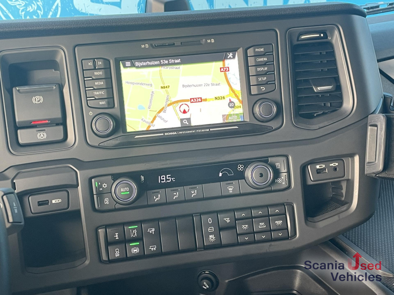 SCANIA R 420 A4x2NA DIFF LOCK CRB LED NAVI ACC VECTO 3 - Tractor head: gambar 3 SCANIA R 420 A4x2NA DIFF LOCK CRB LED NAVI ACC VECTO 3 - Tractor head: gambar 3