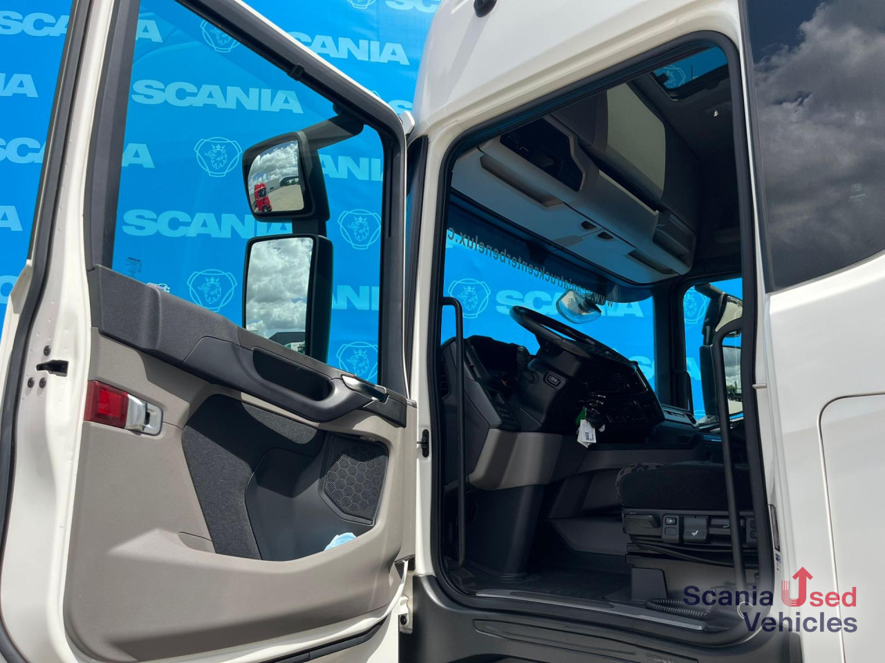SCANIA R 450 A4x2EB RETARDER MEGA / VOLUME DIFF-L 8T PTOV - Tractor head: gambar 2 SCANIA R 450 A4x2EB RETARDER MEGA / VOLUME DIFF-L 8T PTOV - Tractor head: gambar 2