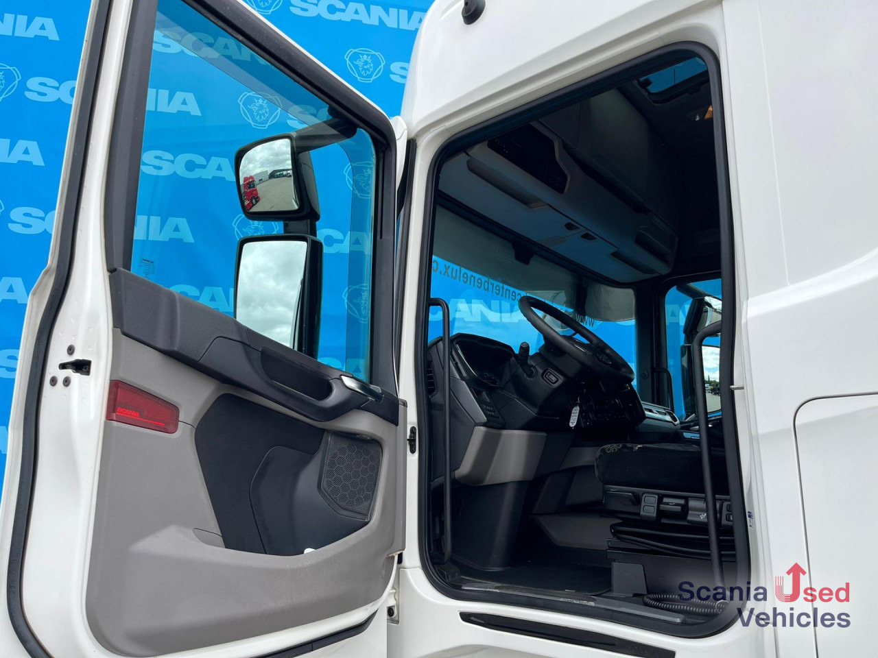 SCANIA R 450 A4x2NA RETARDER DIFF-L SMART2 ACC - Tractor head: gambar 2 SCANIA R 450 A4x2NA RETARDER DIFF-L SMART2 ACC - Tractor head: gambar 2