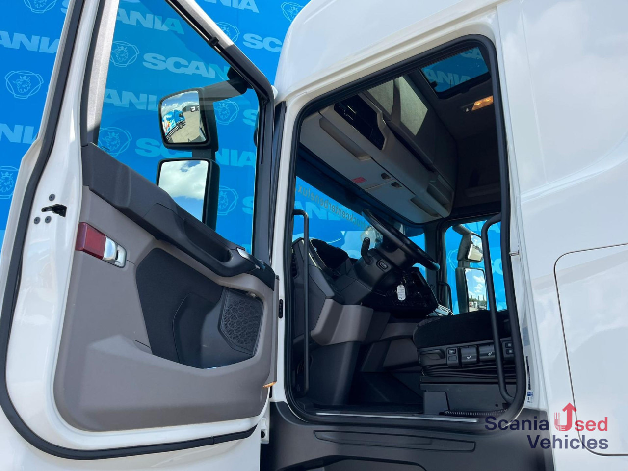 SCANIA S 500 A4x2NB RETARDER P-AIRCO FULL AIR 8T ACC - Tractor head: gambar 3 SCANIA S 500 A4x2NB RETARDER P-AIRCO FULL AIR 8T ACC - Tractor head: gambar 3