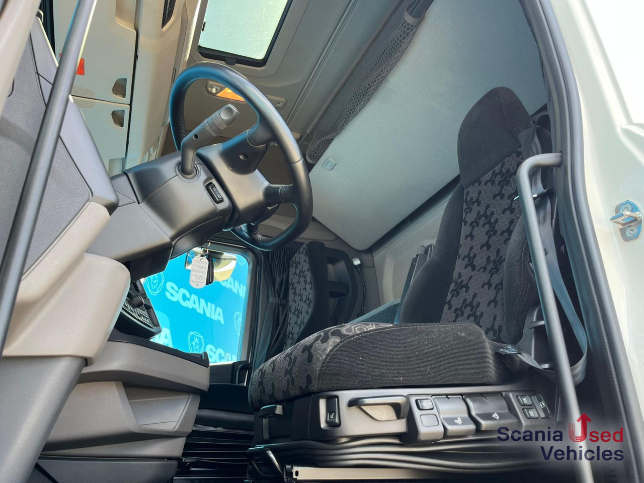 SCANIA S 500 A4x2NB RETARDER P-AIRCO FULL AIR 8T ACC - Tractor head: gambar 4 SCANIA S 500 A4x2NB RETARDER P-AIRCO FULL AIR 8T ACC - Tractor head: gambar 4