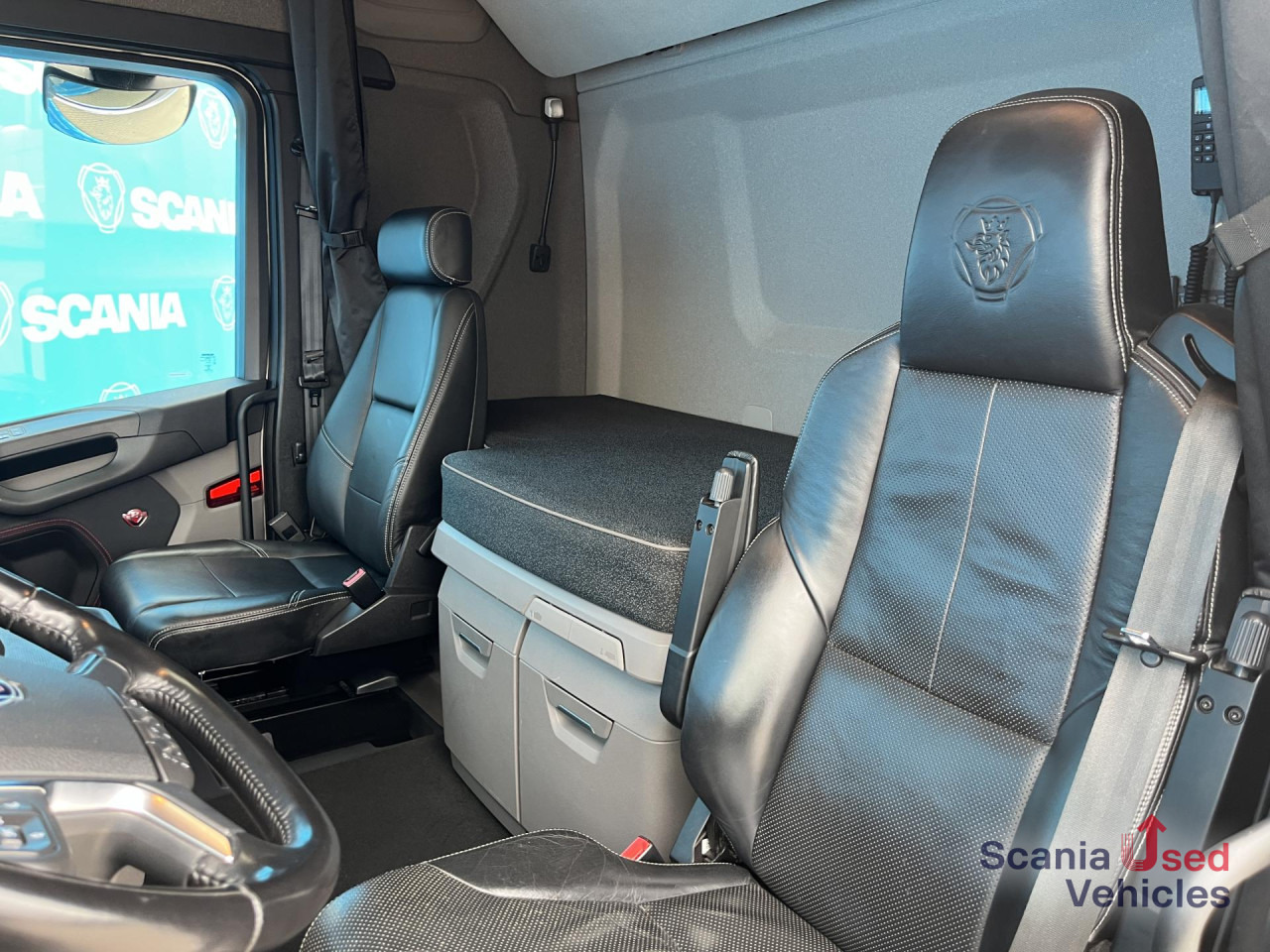 SCANIA S 590 A4x2NA V8 RETARDER DIFF-L 8T NAVI LED ALCOA - Tractor head: gambar 5 SCANIA S 590 A4x2NA V8 RETARDER DIFF-L 8T NAVI LED ALCOA - Tractor head: gambar 5