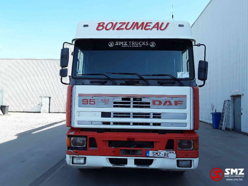 DAF 95 360 palfinger pk 080-3 - Truk flatbed, Truk derek: gambar 2 DAF 95 360 palfinger pk 080-3 - Truk flatbed, Truk derek: gambar 2