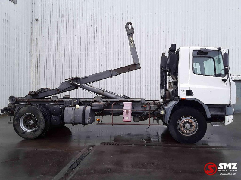 DAF CF 320 lames steel - Pengangkut kontainer/ Container truck: gambar 4 DAF CF 320 lames steel - Pengangkut kontainer/ Container truck: gambar 4