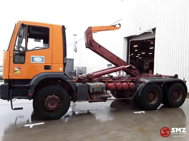 Iveco Trakker 260 E 34 6x4 francais - Pengangkut kontainer/ Container truck: gambar 5 Iveco Trakker 260 E 34 6x4 francais - Pengangkut kontainer/ Container truck: gambar 5