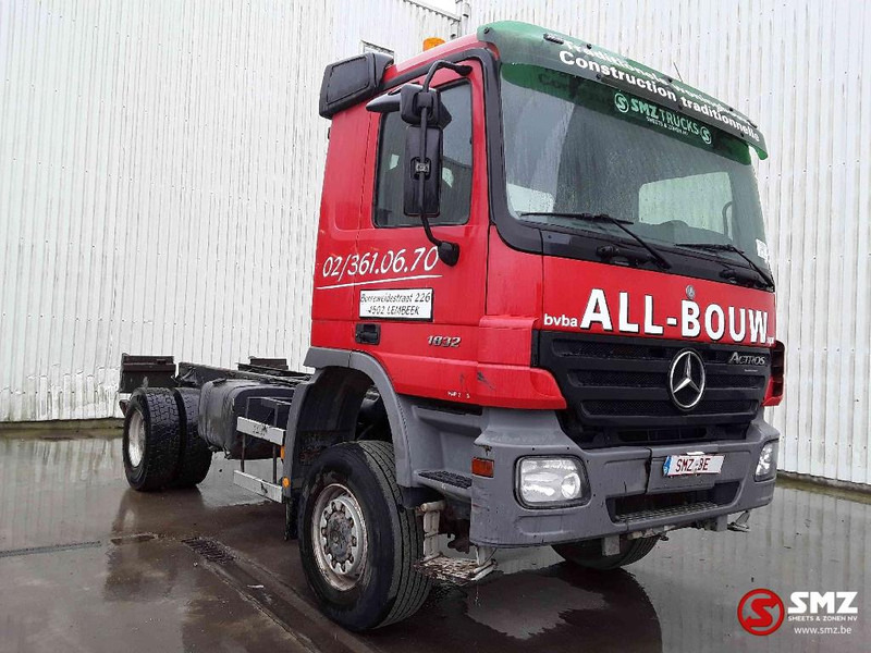 Mercedes-Benz Actros 1832 4x4 209000 km!! - Truk sasis: gambar 1 Mercedes-Benz Actros 1832 4x4 209000 km!! - Truk sasis: gambar 1