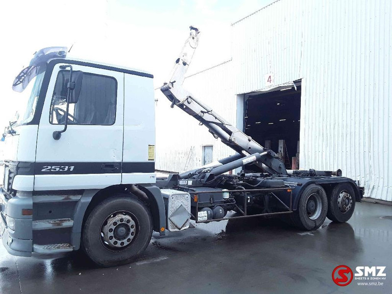 Mercedes-Benz Actros 2531 francais - Pengangkut kontainer/ Container truck: gambar 5 Mercedes-Benz Actros 2531 francais - Pengangkut kontainer/ Container truck: gambar 5