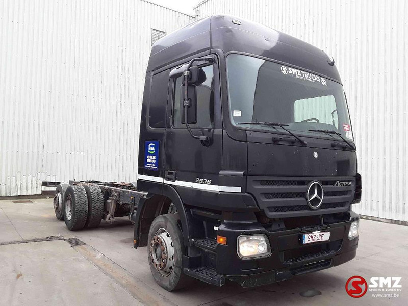 Mercedes-Benz Actros 2536 - Truk sasis: gambar 1 Mercedes-Benz Actros 2536 - Truk sasis: gambar 1