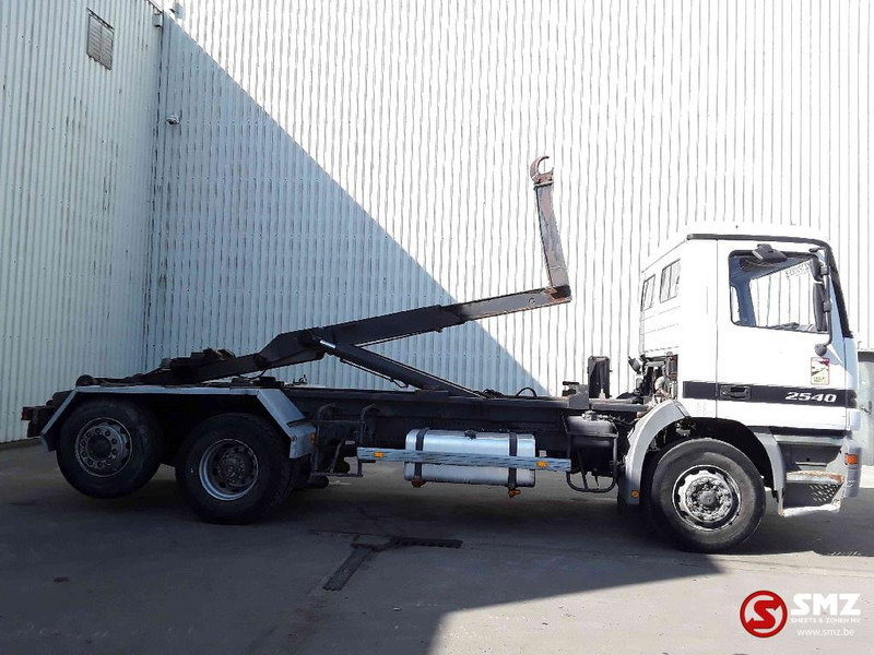 Mercedes-Benz Actros 2540 6x2 francais - Pengangkut kontainer/ Container truck: gambar 4 Mercedes-Benz Actros 2540 6x2 francais - Pengangkut kontainer/ Container truck: gambar 4