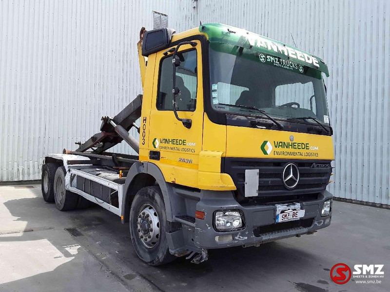 Mercedes-Benz Actros 2636 6x4 lames steel 3x - Pengangkut kontainer/ Container truck: gambar 1 Mercedes-Benz Actros 2636 6x4 lames steel 3x - Pengangkut kontainer/ Container truck: gambar 1