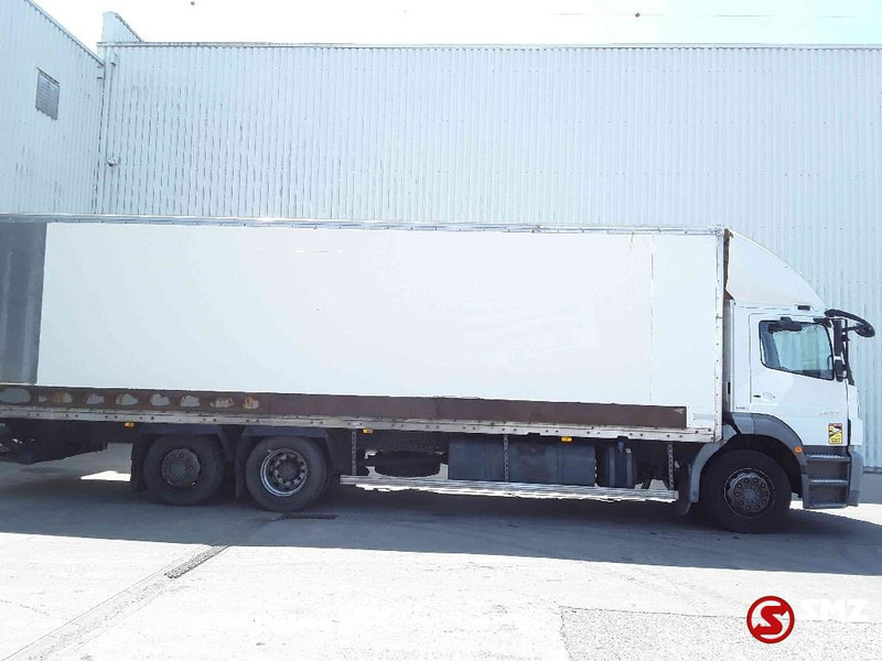 Mercedes-Benz Axor 2533 6x2 manual airco - Truk box: gambar 4 Mercedes-Benz Axor 2533 6x2 manual airco - Truk box: gambar 4