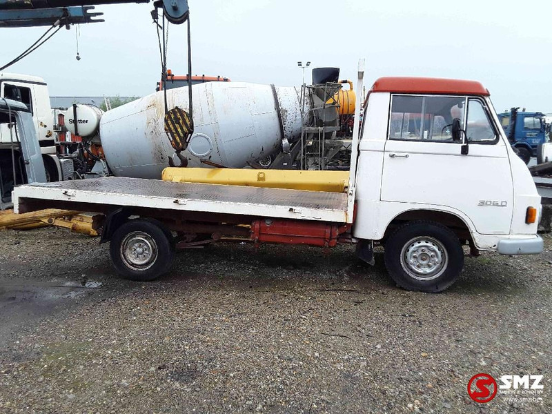 Mercedes-Benz - Truk flatbed: gambar 4 Mercedes-Benz - Truk flatbed: gambar 4