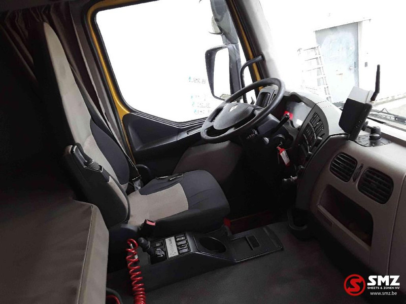 Interior photo 1: Tractor head Renault Lander 460 hydraulic intarder TOP