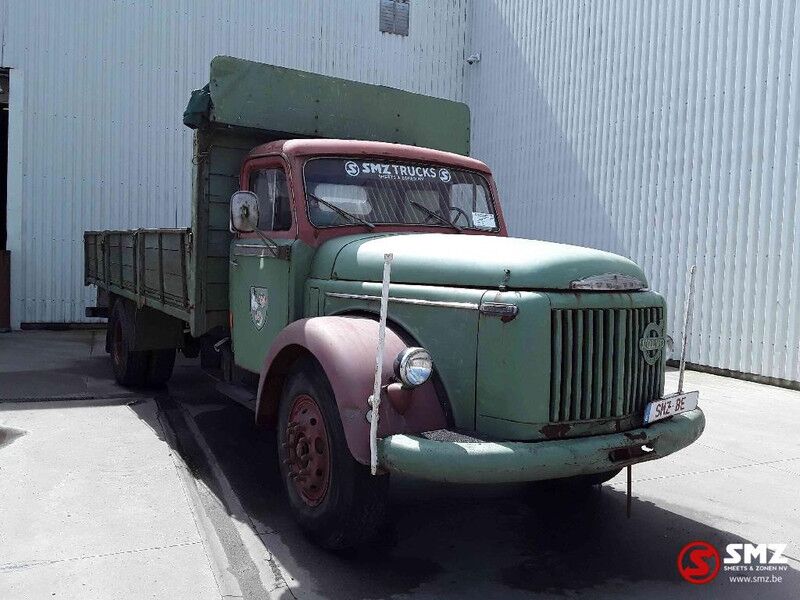 Volvo - Truk flatbed: gambar 1 Volvo - Truk flatbed: gambar 1