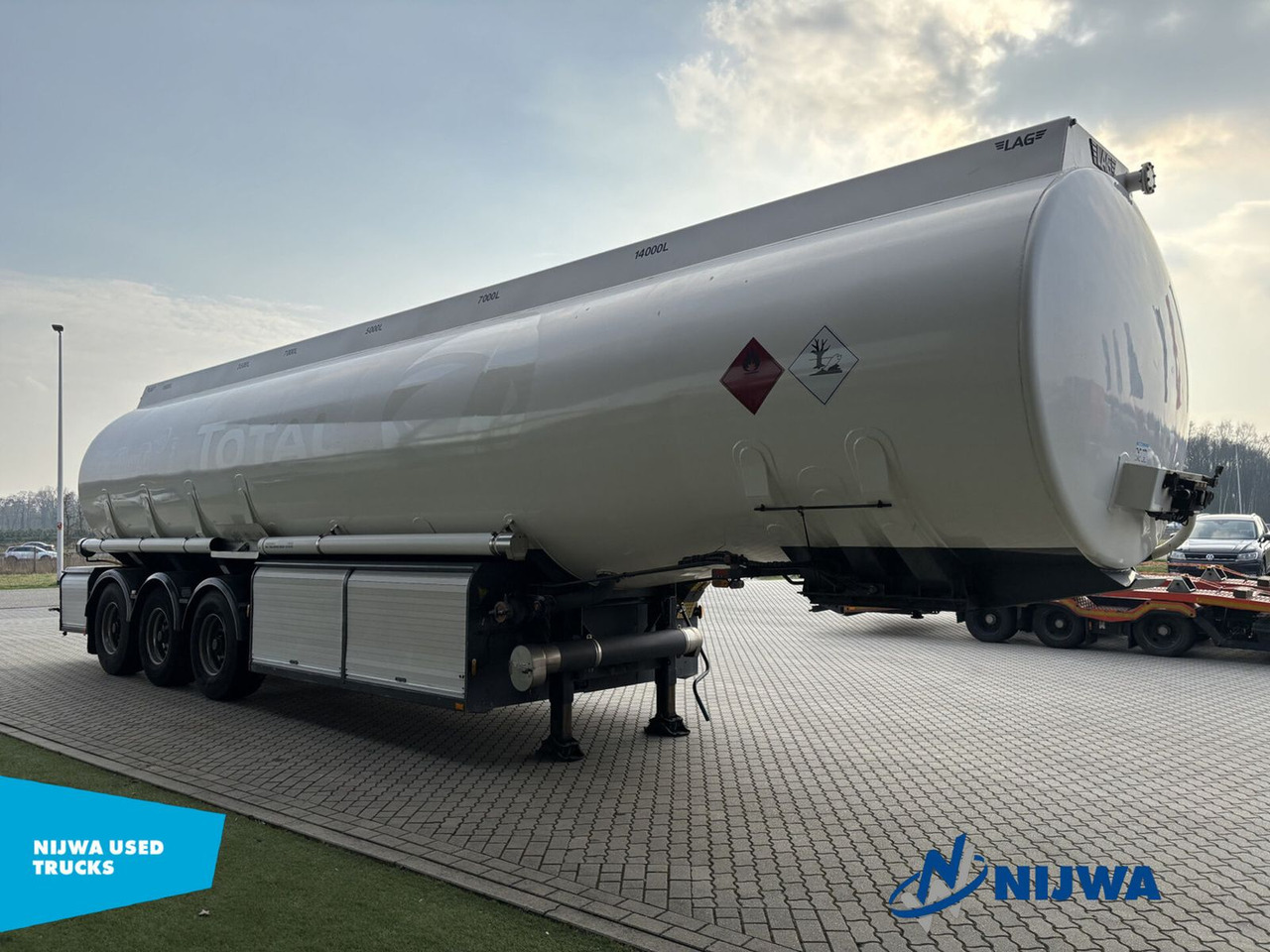 Lag O-3-43 Valid ADR + 47.500 L - Semi-trailer tangki: gambar 2 Lag O-3-43 Valid ADR + 47.500 L - Semi-trailer tangki: gambar 2