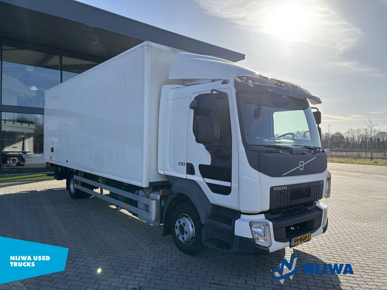 Volvo FL 210 4x2 Laadklep + Zijdeur - Truk box: gambar 2 Volvo FL 210 4x2 Laadklep + Zijdeur - Truk box: gambar 2