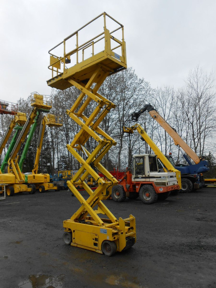 Genie GS 1930, Scherenarbeitsbühne Genie 8 m - Platform udara yang dipasang di truk: gambar 4 Genie GS 1930, Scherenarbeitsbühne Genie 8 m - Platform udara yang dipasang di truk: gambar 4